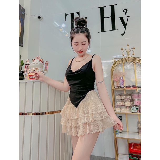 Set áo tà nhọn chân váy ren