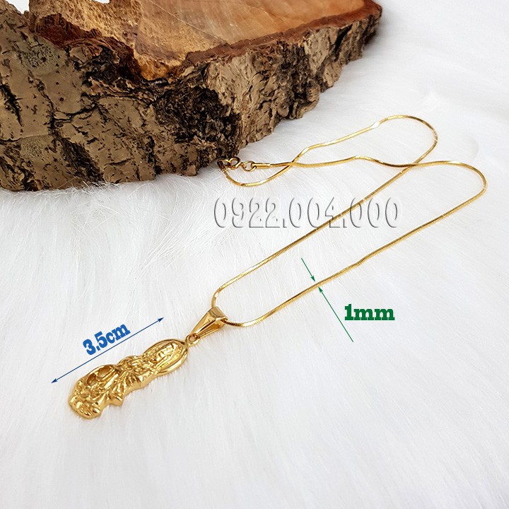 Dây chuyền nhỏ có mặt tượng bồ tát.