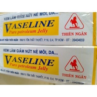 Kem dưỡng ẩm Vaselin pure hương dâu OPC tuýt 10g
