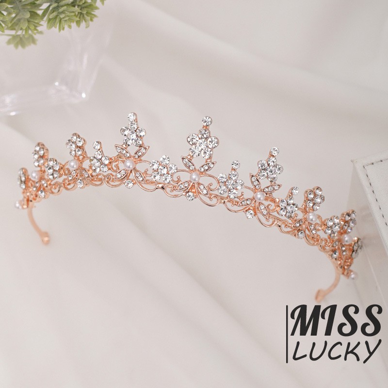 Vương Miện Đính Đá Và Ngọc Trai Sang Trọng Cho Cô Dâu