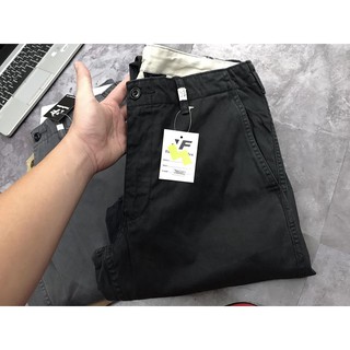 Quần kaki nam màu đen ống suông