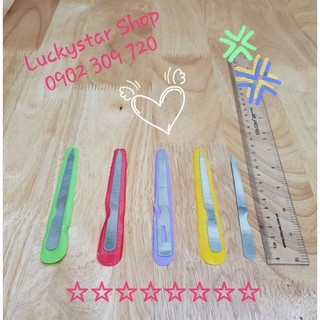 Cây lấy khóe móng tay, móng chân, cây dũa móng nhẹ bằng sắt (dũa nhẹ), dài 12 cm.