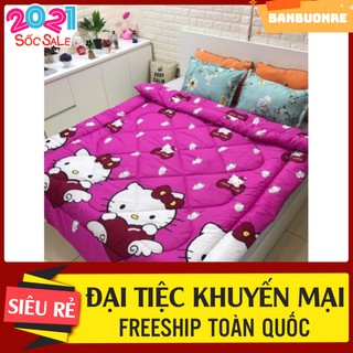 Chăn đông siêu nhẹ trần bông poly hello kitty nơ hồng nền hồng