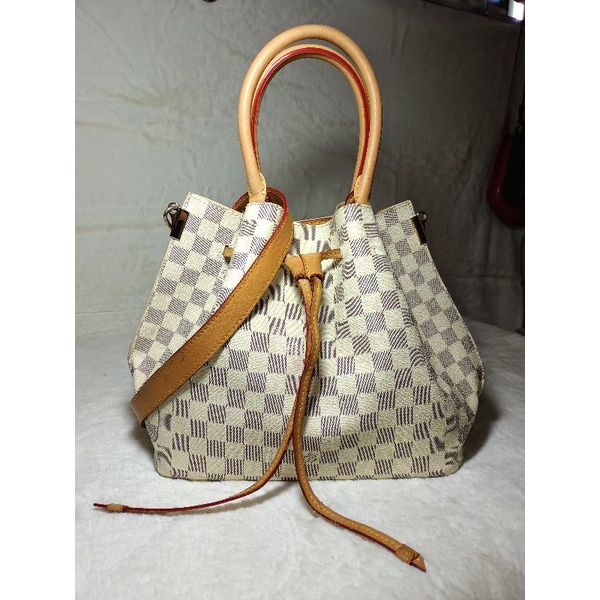 Túi xách si hiệu Lv