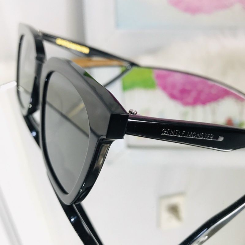 Kính Gentle Monster Momat