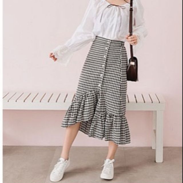 Chân váy caro lệch tà hot xinh