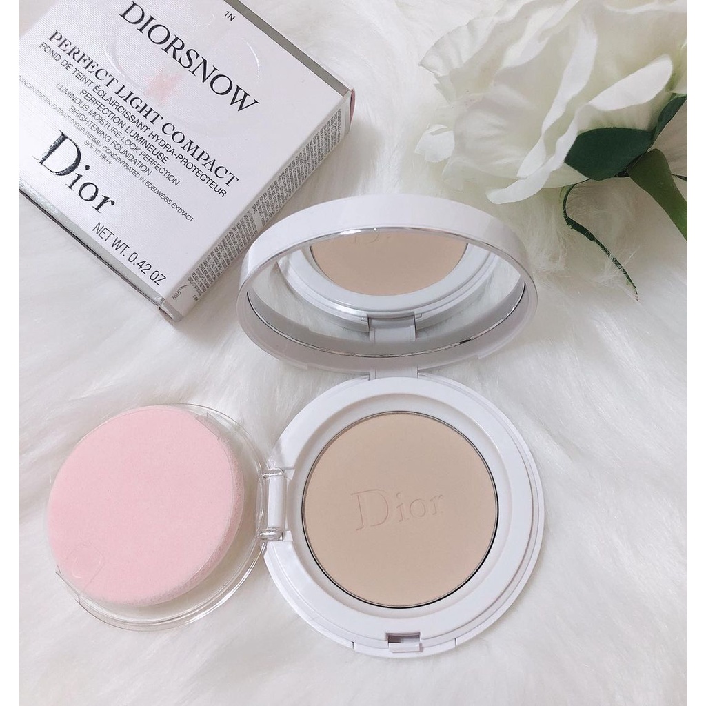 Phấn phủ nén highend Dior Snow Perfect Light Compact SPF 10 PA++ dưỡng ẩm mỏng nhẹ tự nhiên