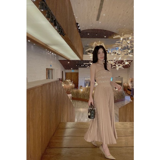 Đầm Maxi Dập Ly Phối Ren Ngực