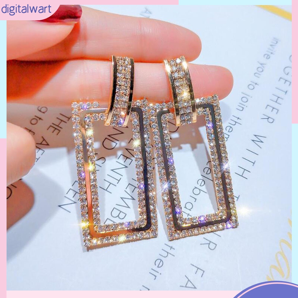 Đôi bông tai dáng dài đính đá kiểu dáng trẻ trung dành cho nữ
