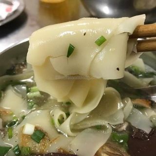 0,5kg hoành thánh khô, ăn rất ngon, sợi day