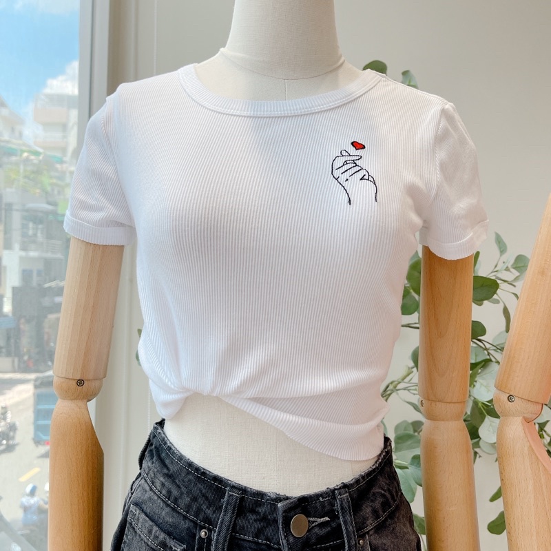 Áo thun nữ cổ tròn tay ngắn ôm dáng siêu đẹp thêu hình bắn tim MIEU - JM09