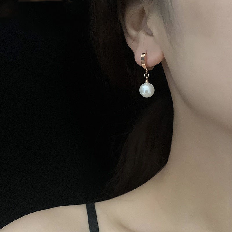 Khuyên tai tròn nhỏ bằng thép titan đính ngọc trai không gây dị ứng phong cách Nhật Hàn đơn giản dễ phối đồ