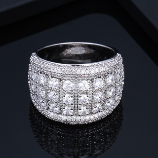 Nhẫn đính hôn đính đá thanh lịch