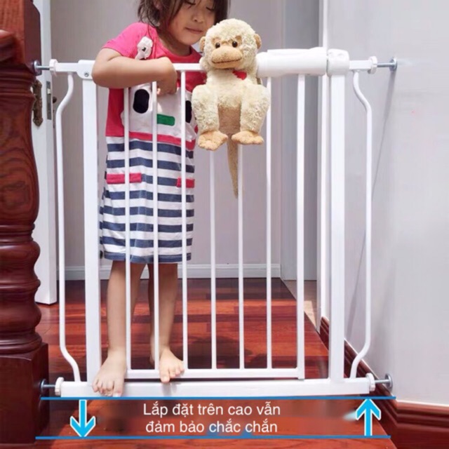 CHẶN CỬA CẦU THANG AN TOÀN CHO BÉ