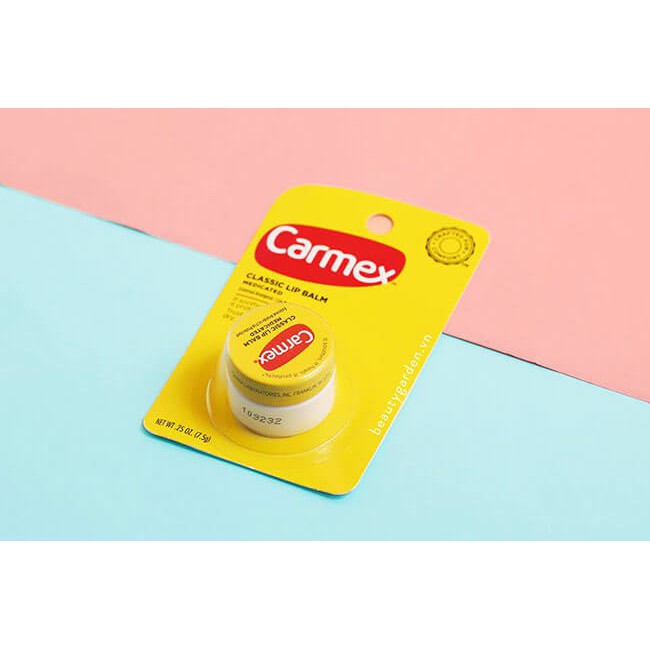 SON DƯỠNG MÔI CARMEX MEDICATED CLASSIC LIP BALM