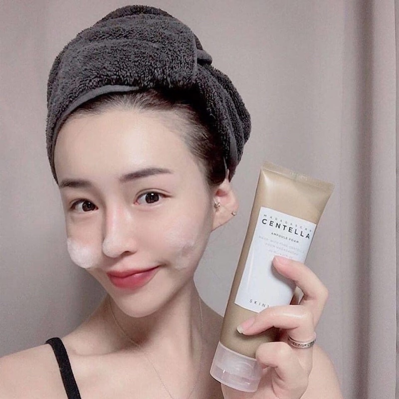 Sữa rửa mặt Centella cho da mụn rau má Skin1004 Hàn Quốc cấp ẩm giảm mụn loại bỏ bã nhờn kiềm dầu 125ml