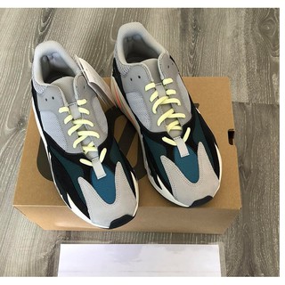 YEEZY 700 Authentic xách tay UK