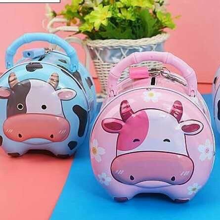 HÀNG HOT - KÉT SẮT TIẾT KIỆM CHO BÉ HÌNH BÒ SỮA SIÊU XINH - ỐNG HEO ĐỰNG TIỀ.N LÌ XÌ CÓ KHÓA GIÚP BÉ HỌC TẬP TIẾT KIỆM