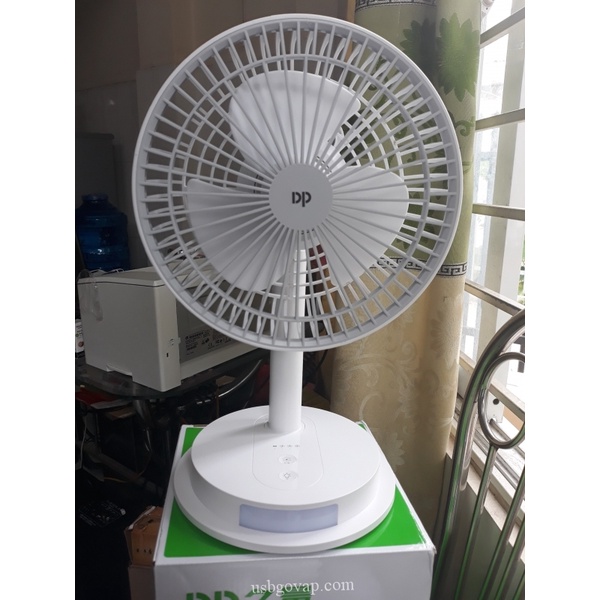 QUẠT SẠC ĐỂ BÀN CÓ ĐÈN LED ĐA NĂNG DP 7627