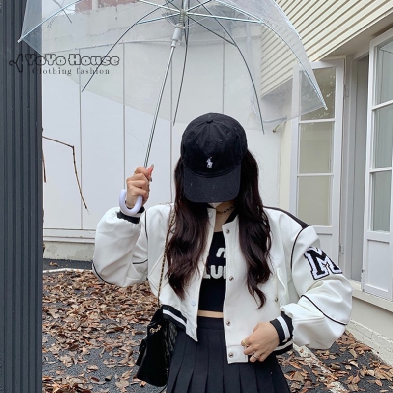 Áo khoác bóng chày màu trắng phong cách sporty cá tính, năng động. Áo khoác bomber croptop nữ thời trang thu đông 2022