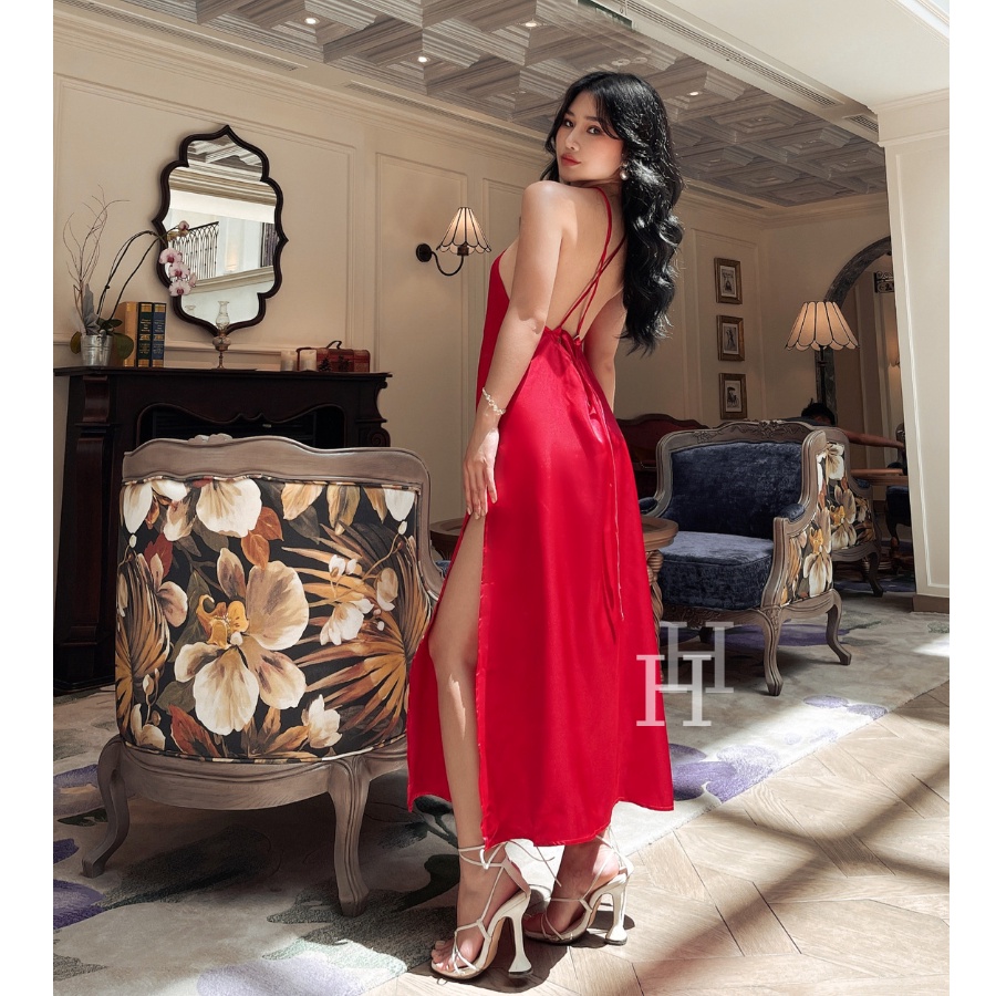 Đầm đi dạo biển maxi lụa hai dây hở lưng xẻ tà màu đỏ HDC100 Hỉn Hỉn Store