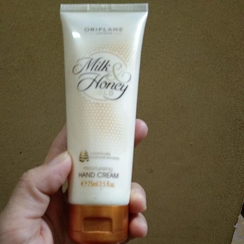 Kem dưỡng da tay mật ong