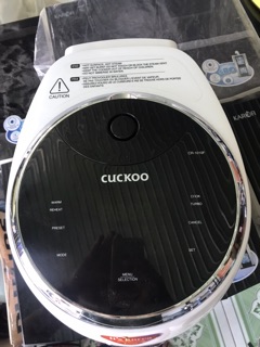 Nồi cơm điện tử Cuckoo 1.8 lít CR-1010F [Hàng Trưng Bày Giảm Giá 50%]