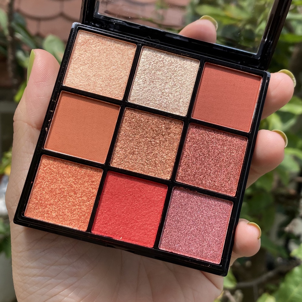 Bộ kit 2 tầng  phấn mắt má hồng COLORS EPIC EYE AND CHEEK PALETTE HF4034