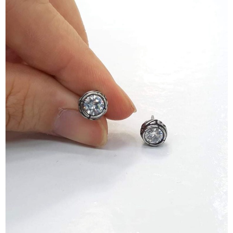 KHUYÊN TAI NỤ ĐÁ CHROME HEART /KHUYÊN THÉP Y TẾ