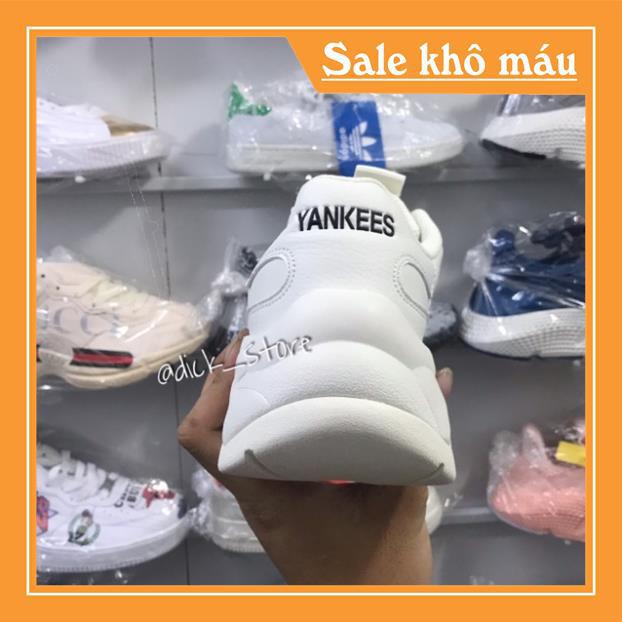 𝐆𝐢à𝐲 𝐧ữ 𝐒𝐧𝐞𝐚𝐤𝐞𝐫 𝐜𝐡𝐮𝐧𝐤𝐲 𝐌𝐋𝐁 𝐛ó𝐧𝐠 𝐜𝐡à𝐲 𝐇à𝐧 𝐐𝐮ố𝐜