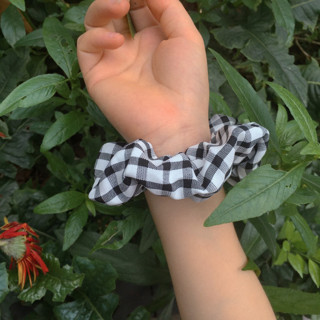 Scrunchies CARO đẹp xỉu - vòng tay vải xinh, thiết kế độc đáo, thời trang teen Việt Nam