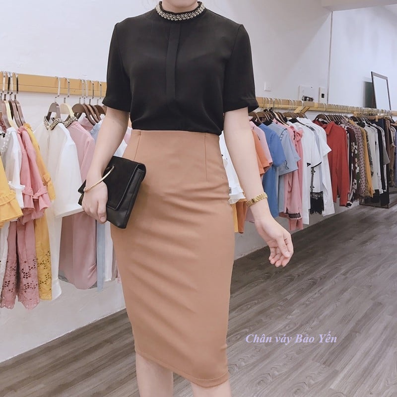 Chân váy bút chì màu be đậm xẻ sau tới gối(sẵn size) - M14