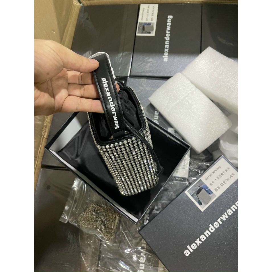 Túi Wang Đeo Chéo Nữ Kiêm Xách Tay 2 Qoai Tháo Rời Chất Liệu Ánh Kim Trang Trí Hạt Chuẩn Cao Cấp Phiên Bản Giới Trẻ