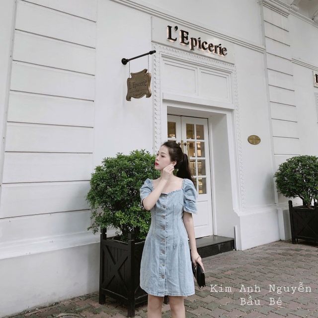ĐẦM XÒE JEAN CỔ VUÔNG PHỐI NÚT TAY CON