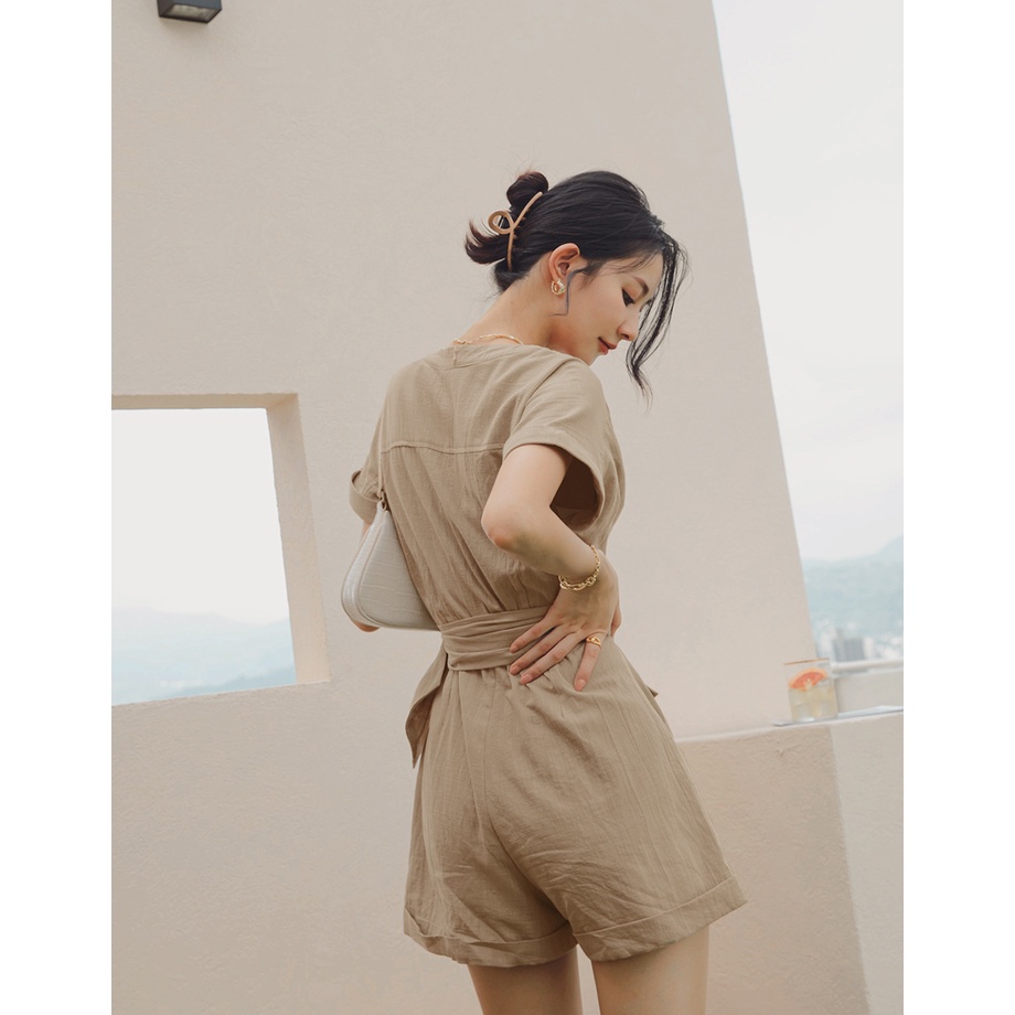 Jumpsuit cổ V xếp ly kèm belt nữ Air Space 2121828008