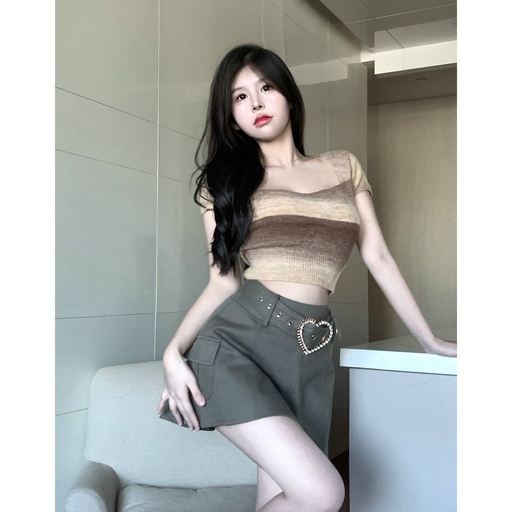 QADCOL  Áo Thun Dệt Kim Tay Ngắn Cổ Vuông Dáng Ôm Họa Tiết Kẻ Sọc Thời Trang Mùa Hè Quyến Rũ Cho Nữ