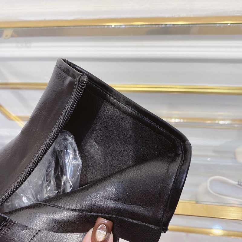 Bốt boot da lì trơn gót trụ khoá hông fullbox hàng quảng châu cao cấp