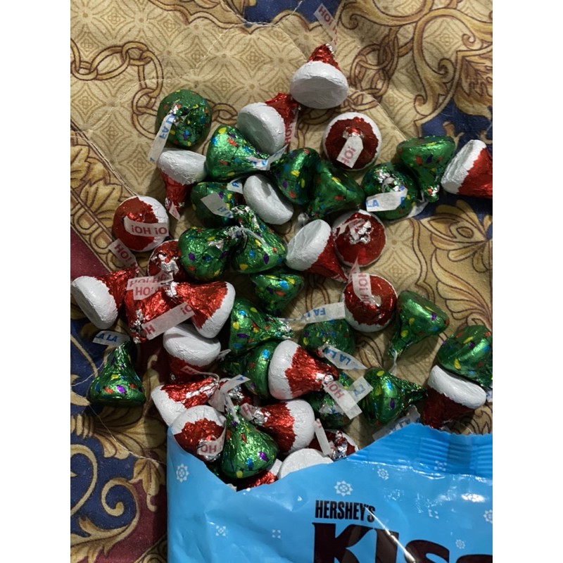 Kẹo Chocolate Kisses Vị Choco Sữa Phiên Bảnz Giáng Sinh 1.47kg Của Mỹ- sh bán tách lẻ