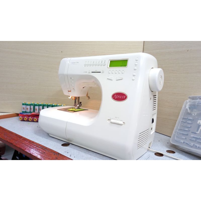 ✴️✴️✴️✴️✴️Máy may Singer apricot 9700