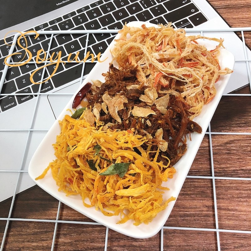 Khô gà, khô mực, khô heo mix 300g, ăn vặt SoYum vừa ngon vừa rẻ | BigBuy360 - bigbuy360.vn