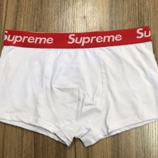 Đồ lót nam cao cấp Supreme để