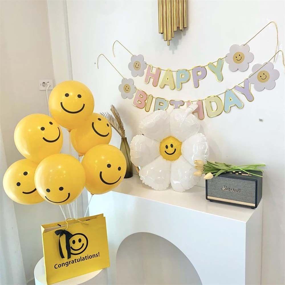 Dây Treo Trang Trí Bong Bóng Hình Hoa Cúc Dễ Thương