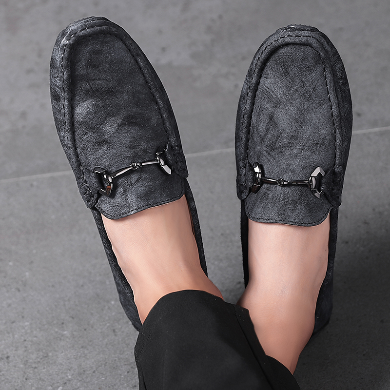 Giày lười bằng da phong cách thịnh hành cho nam