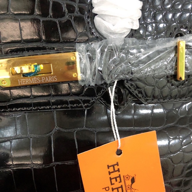 Túi hm vân rắn đen sz 30 . Ảnh thật