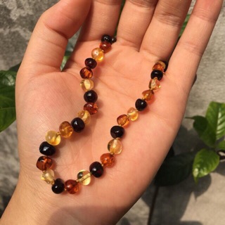 Vòng cổ hổ phách Amber cho bé