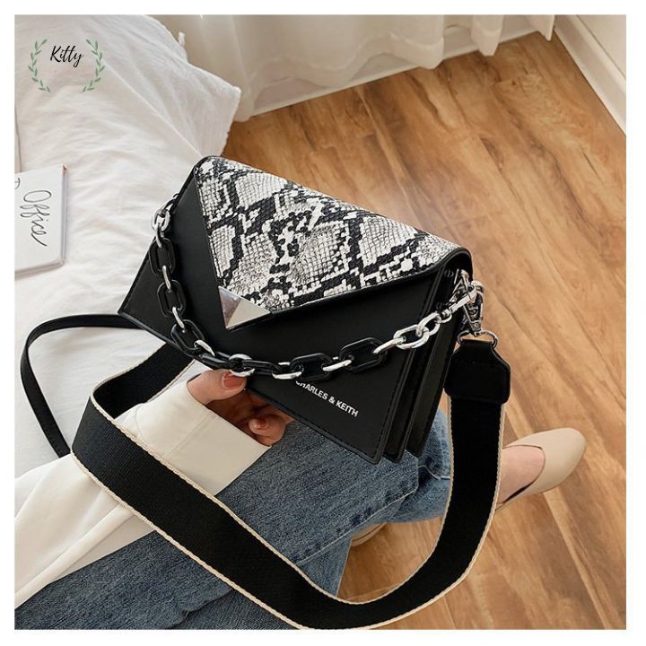 túi xách nữ 🍓 𝐋𝐎𝐀̣𝐈 𝐈 🍓 túi đeo chéo phối da rằn ri có quai xích phong cách hàn quốc | BigBuy360 - bigbuy360.vn