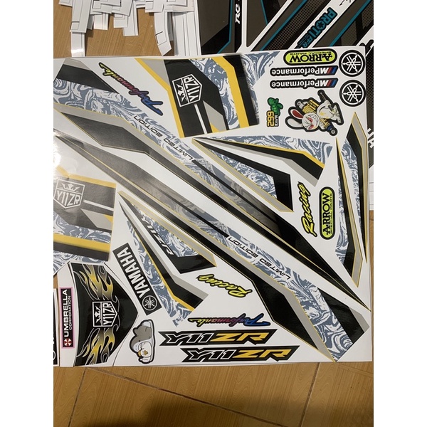 Tem sirius 110 Y11ZR vàng đen