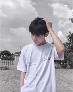 DRUGS TEE - SIGNATURE