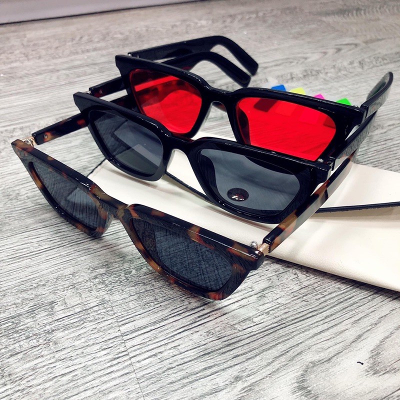 KÍNH THỜI TRANG CHẤT