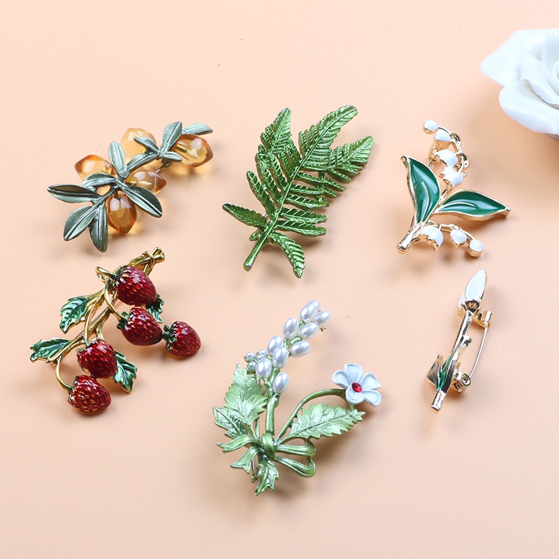 Huy Hiệu Cài Áo Hình Chiếc Lá Thời Trang